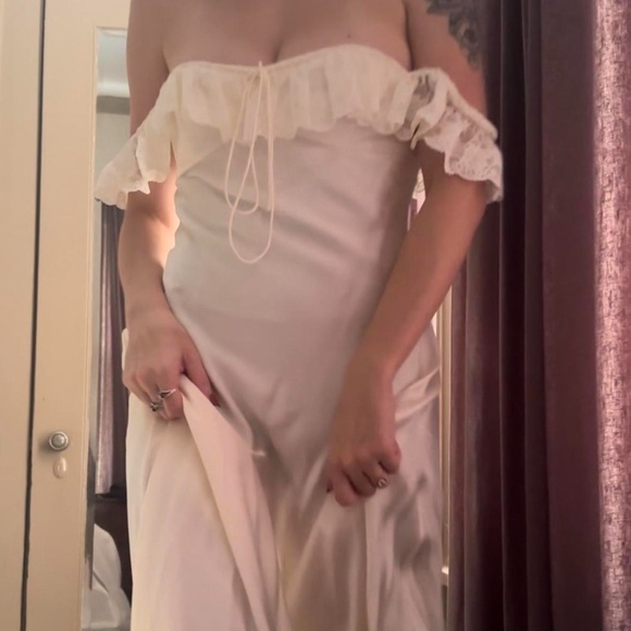 Mirror Palais Sonata Lady Length Dress in Crème - Picture 4 of 5